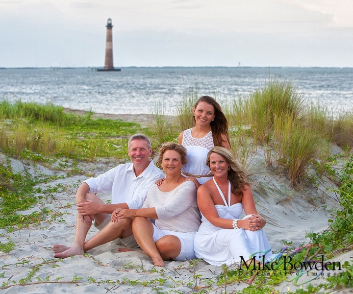 Morris_Island_lighthouse_family