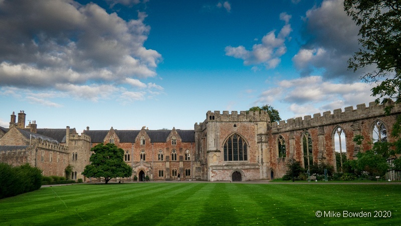 Somerset.  Wells Cathedral, Bishops palace.