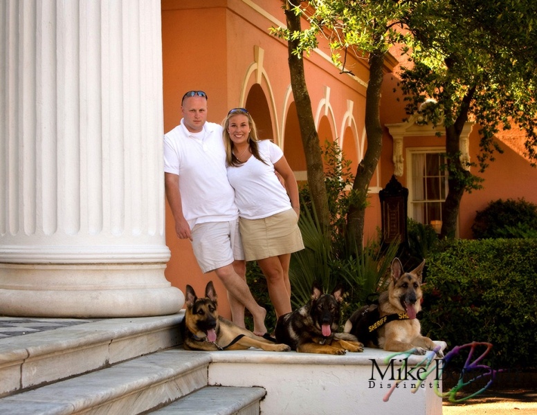 Couple_with_their_dogs