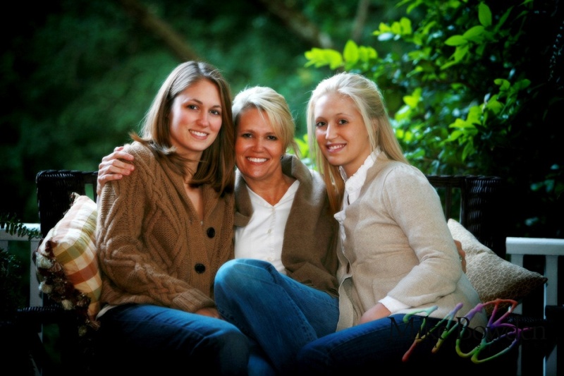 Mum_and_daughters_on_porch