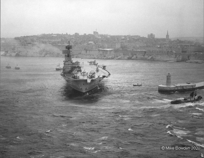 Ark-Royal-leaves-Grand-Harbour-Malta