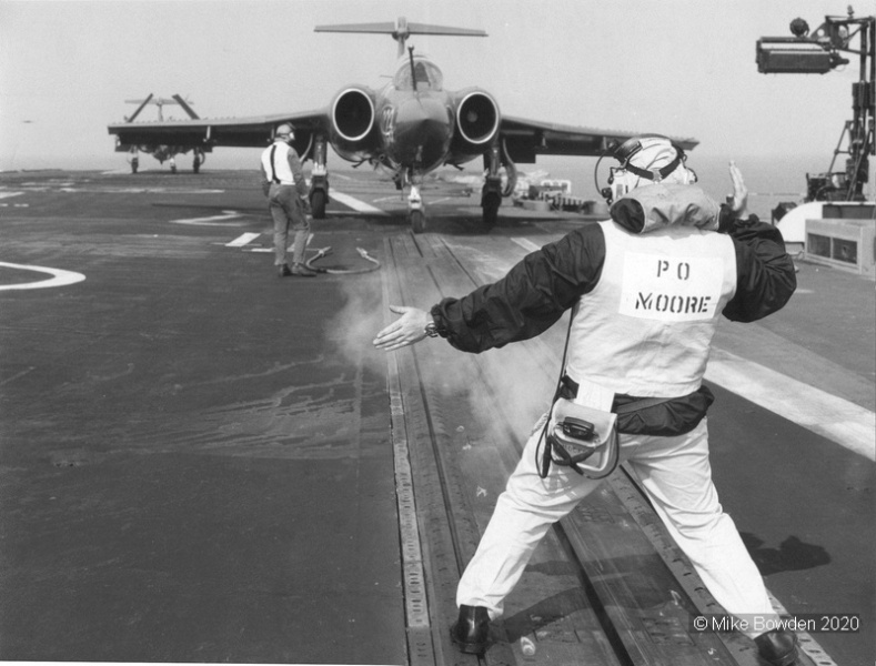 Directing-a-Buccaneer-onto-the-catapult