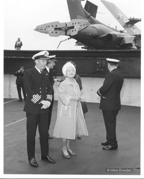 Queen-Mum-on-deck